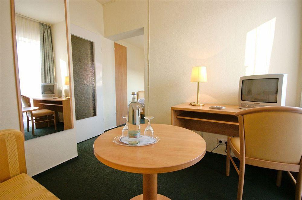 קיל Hotel Wiking מראה חיצוני תמונה